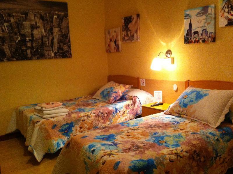Hostal Alicante Мадрид Номер фото