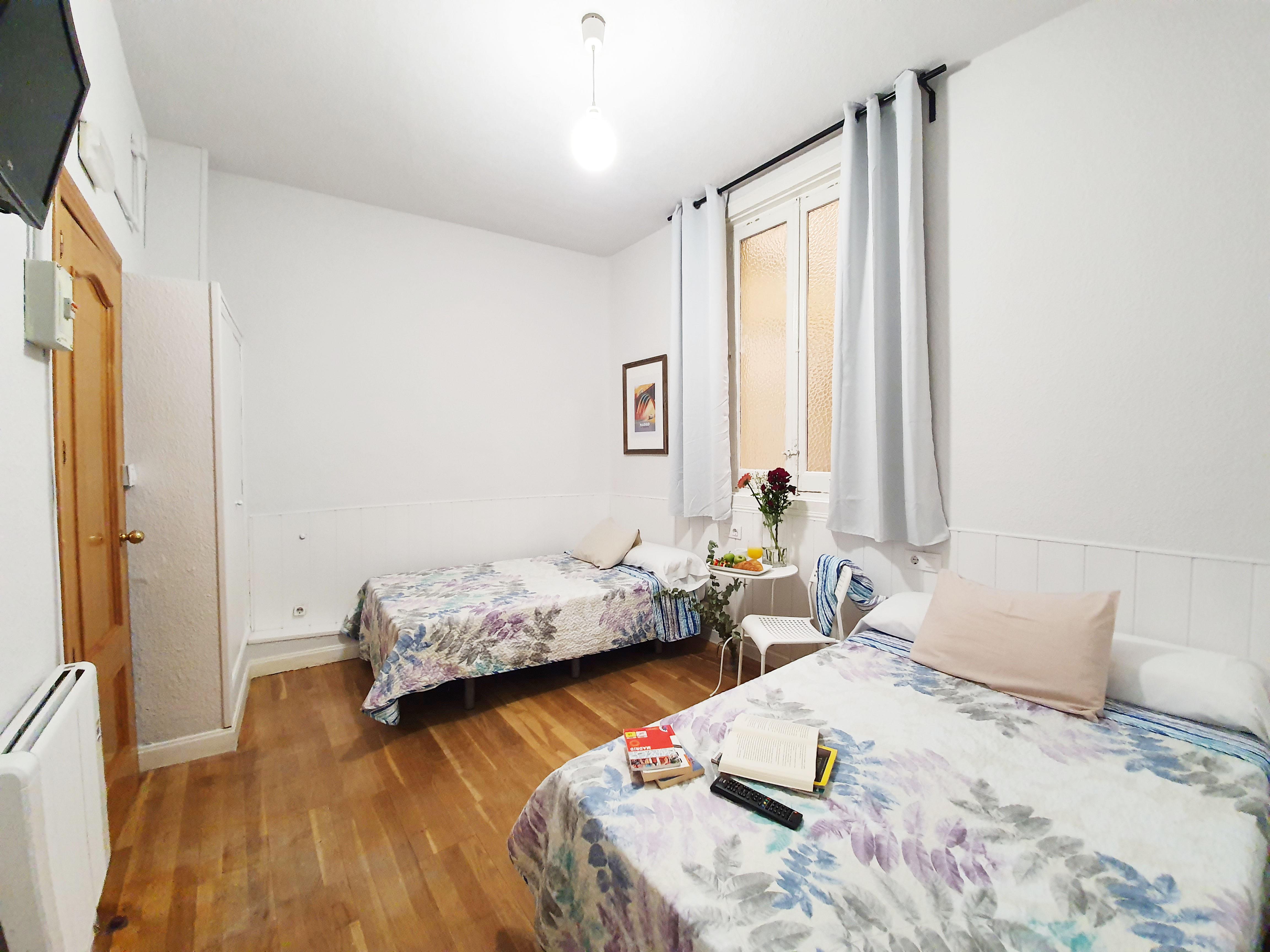 Hostal Alicante Мадрид Экстерьер фото