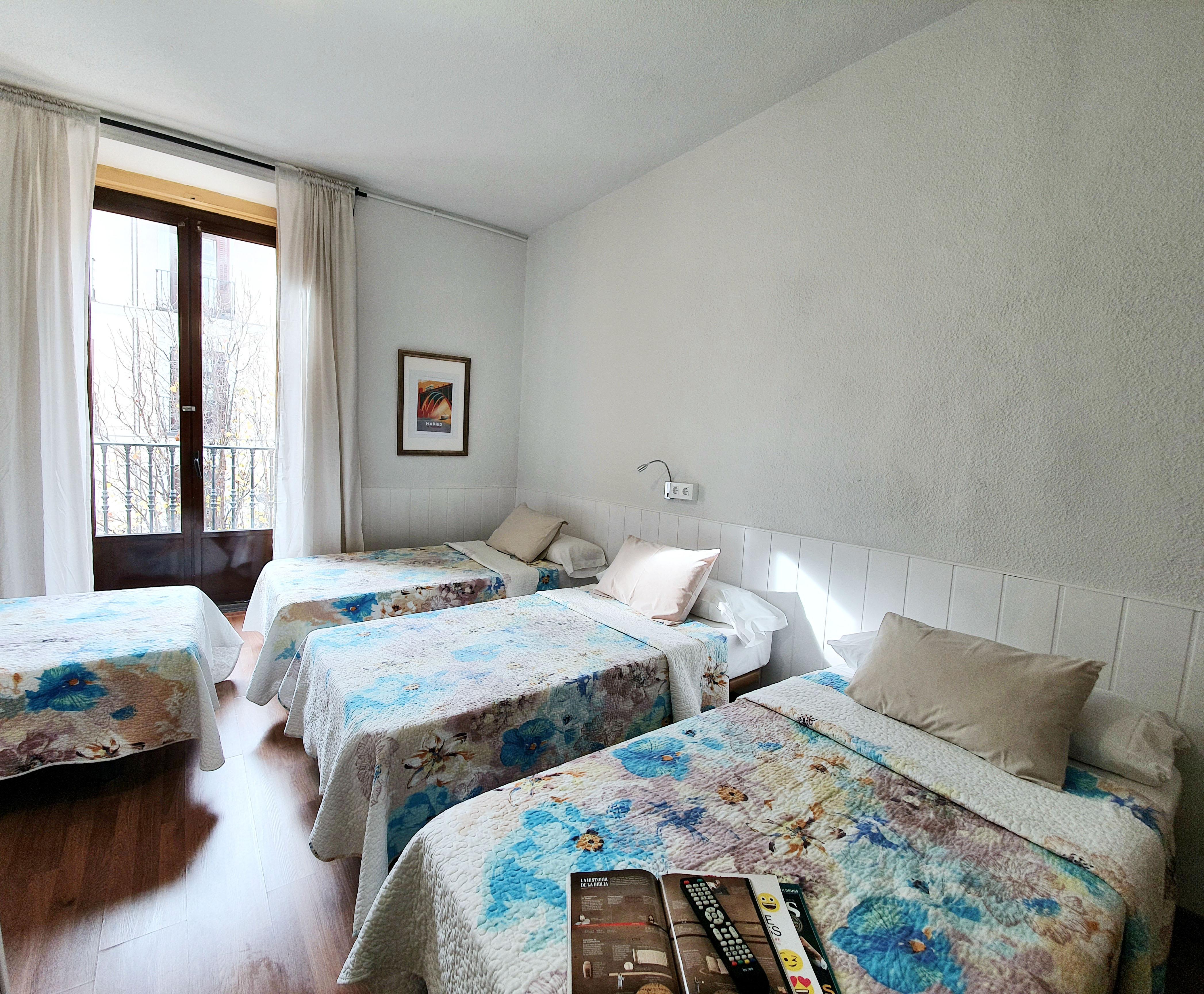 Hostal Alicante Мадрид Экстерьер фото